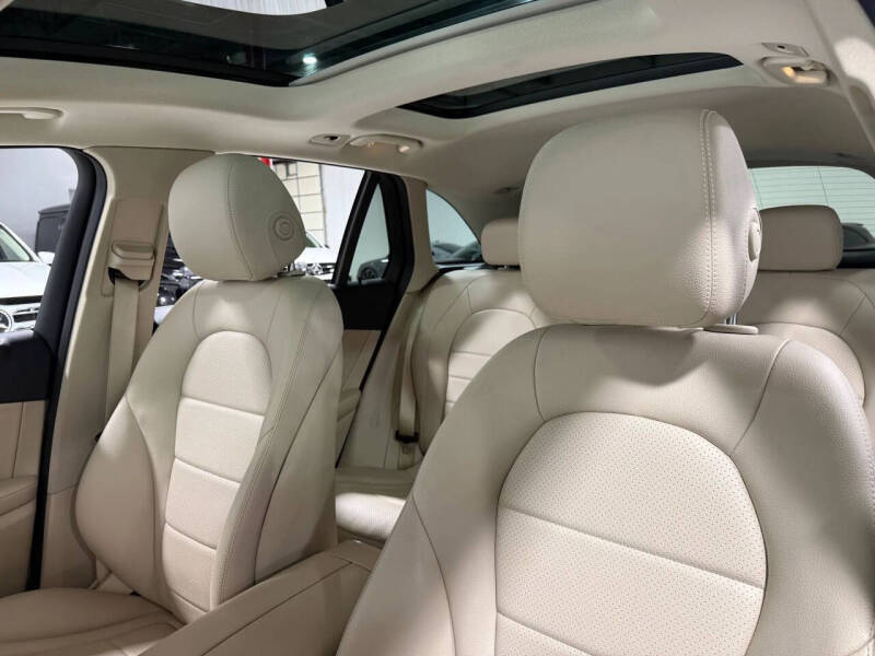 2022 Mercedes-Benz GLC GLC 300 4MATIC