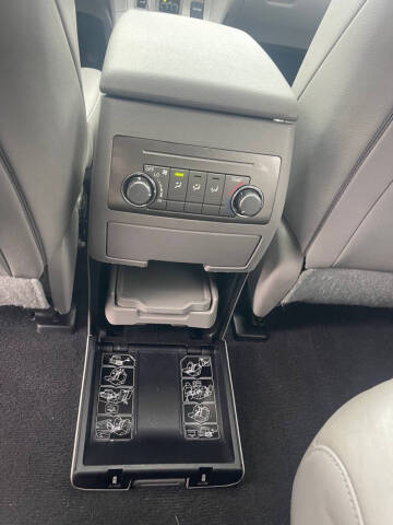 2011 Toyota Highlander SE