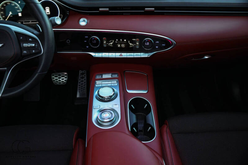 2023 Genesis GV70 2.5T Standard