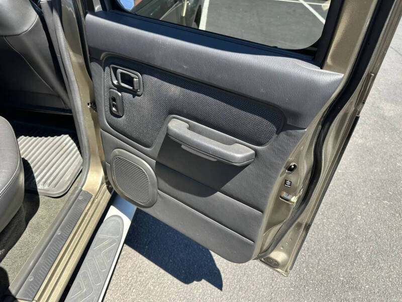 2001 Nissan Frontier SE