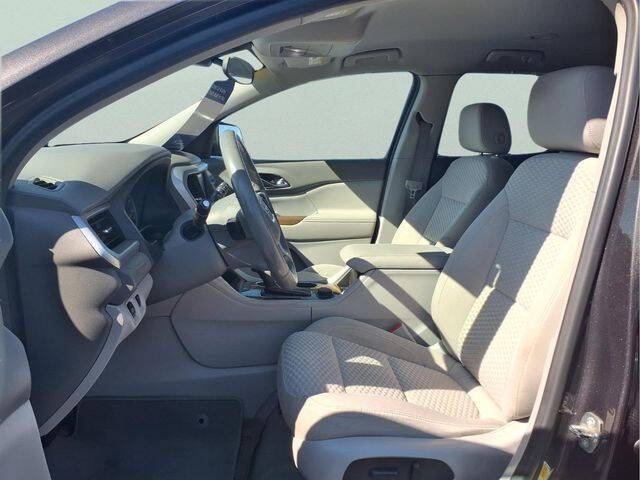 2017 GMC Acadia SLE-2