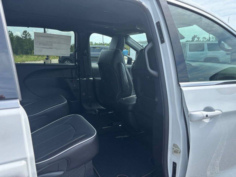 2027 Chrysler Pacifica Limited