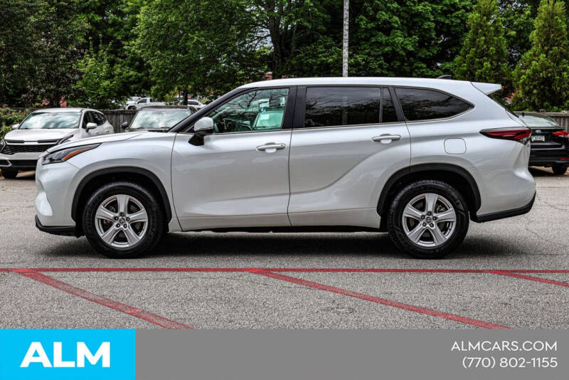 2024 Toyota Highlander LE