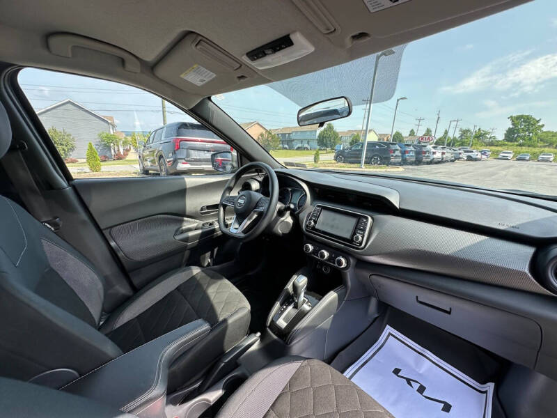 2019 Nissan Kicks S