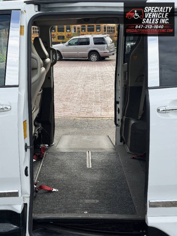 2013 Toyota Sienna XLE Mobility 7-Passenger