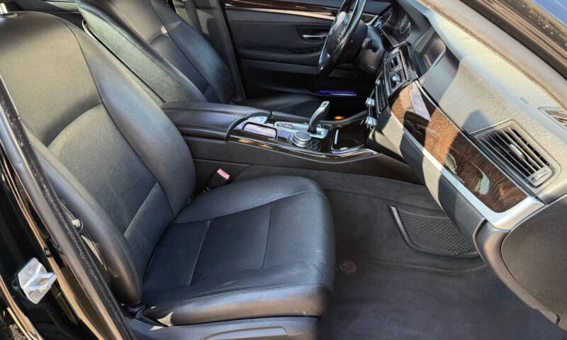 2015 BMW 5 Series 528i