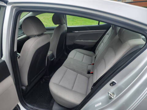 2019 Hyundai Elantra SE