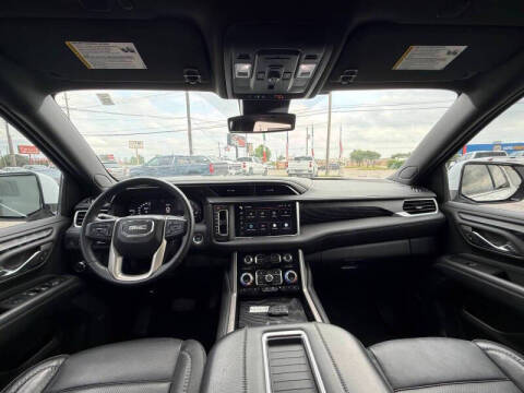2023 GMC Yukon XL Denali