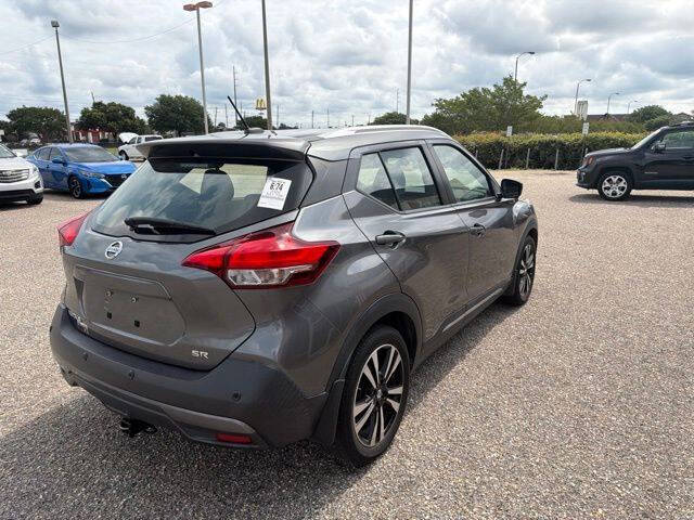 2020 Nissan Kicks SR