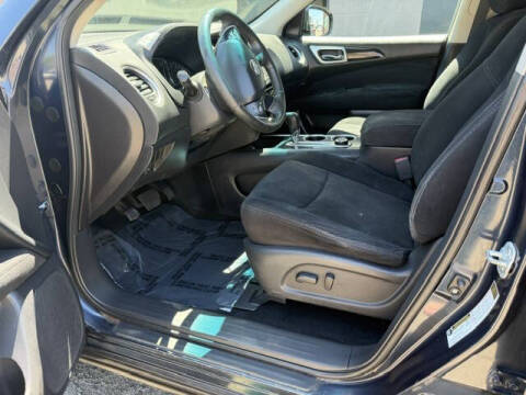 2016 Nissan Pathfinder SV