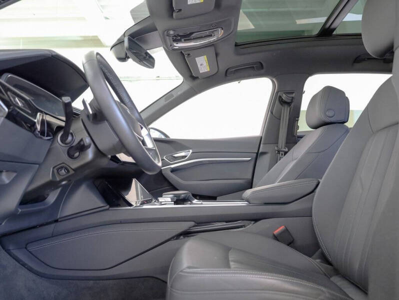 2023 Audi e-tron quattro Premium Plus