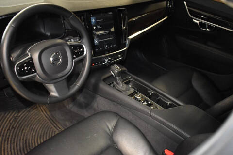 2017 Volvo S90 T5 Momentum