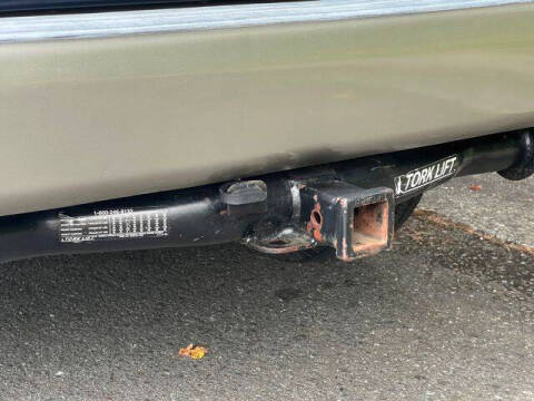 2004 Mitsubishi Montero Sport XLS