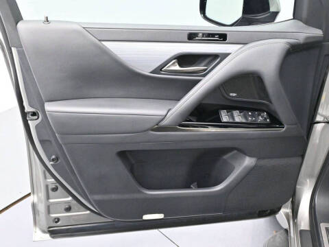 2024 Lexus LX 600 F SPORT Handling