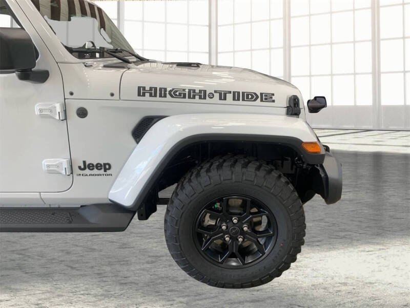 2025 Jeep Gladiator Sport