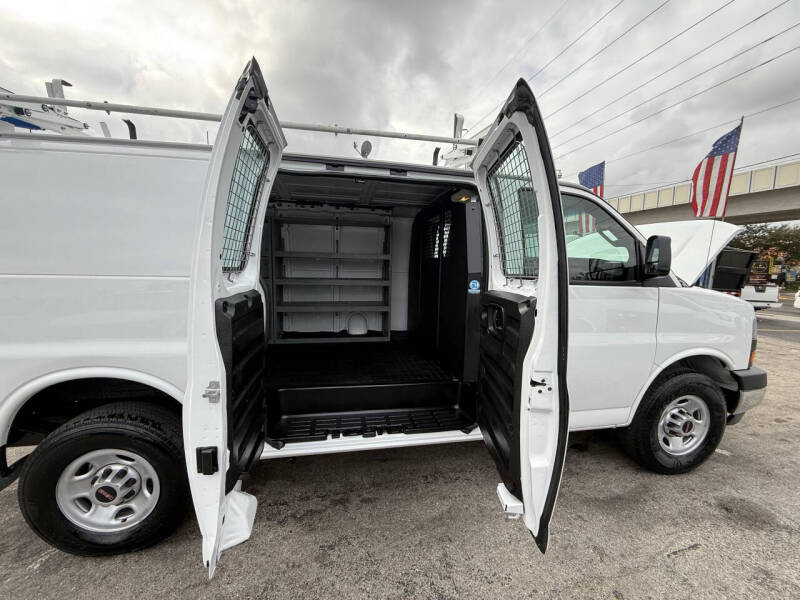 2021 GMC Savana 2500