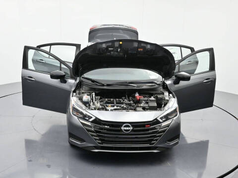 2025 Nissan Versa SR