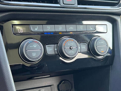 2024 Volkswagen Taos SEL 4Motion