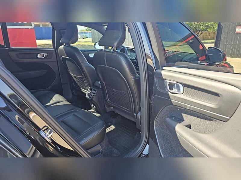 2019 Volvo XC40 T5 Momentum