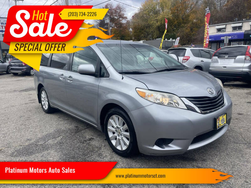 2012 Toyota Sienna LE's photo