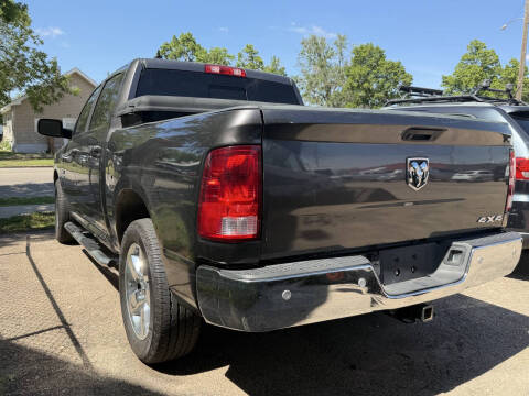 2016 RAM 1500 SLT