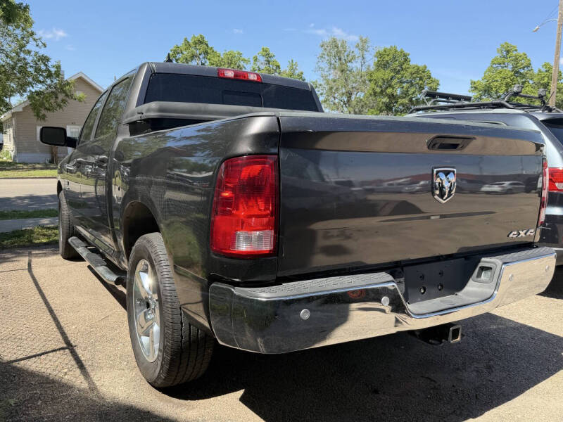 2016 RAM 1500 SLT