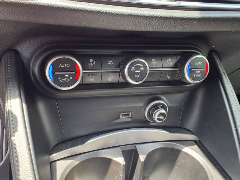 2022 Alfa Romeo Stelvio Sprint