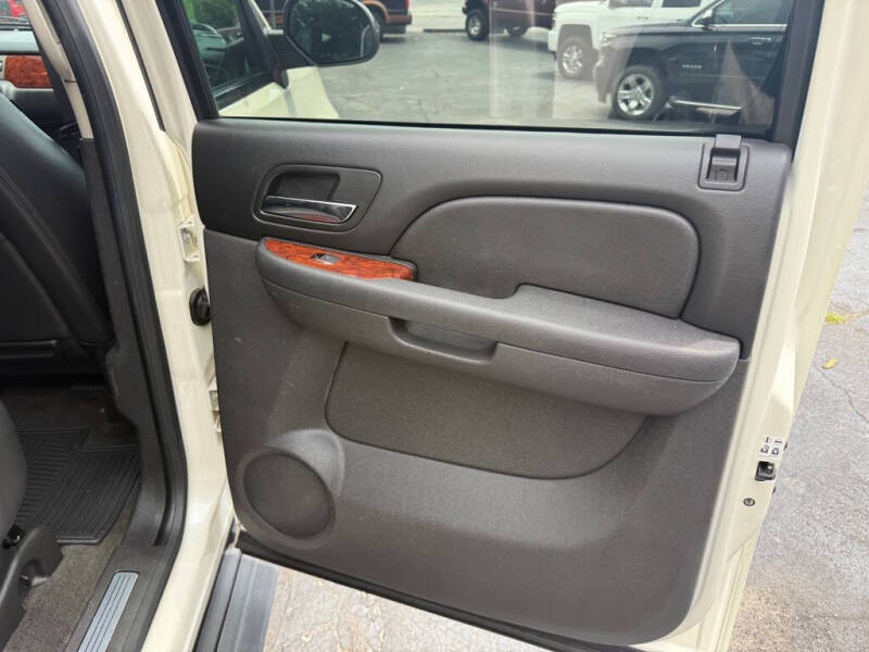 2013 Chevrolet Avalanche LTZ Black Diamond