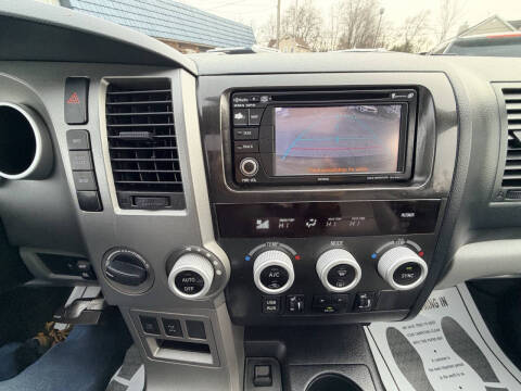 2013 Toyota Sequoia SR5