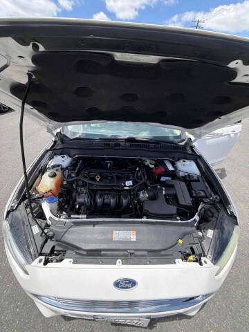 2013 Ford Fusion SE
