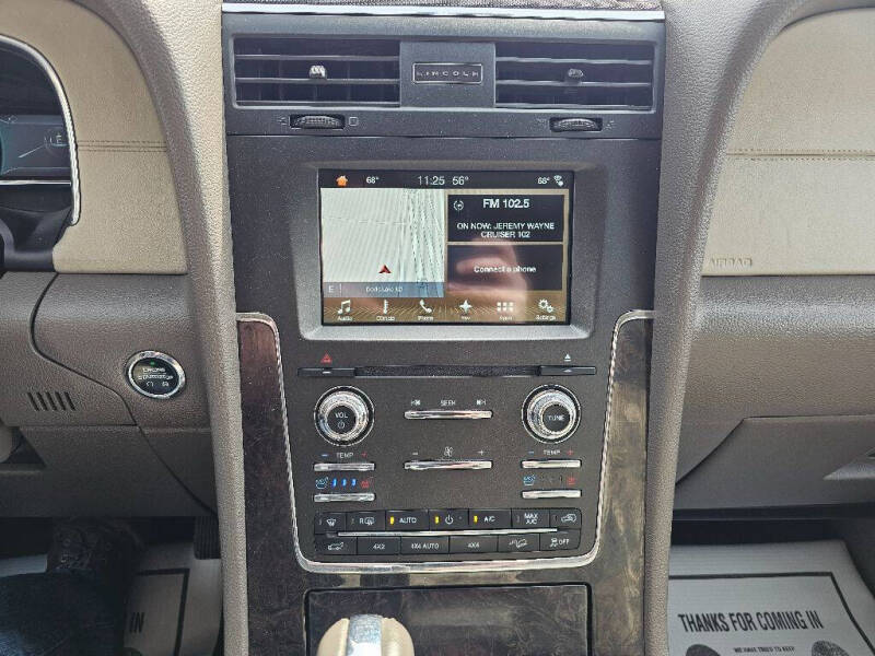 2017 Lincoln Navigator Select