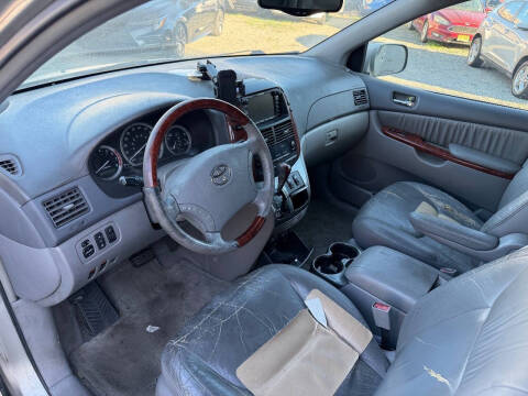 2004 Toyota Sienna XLE Limited 7 Passenger