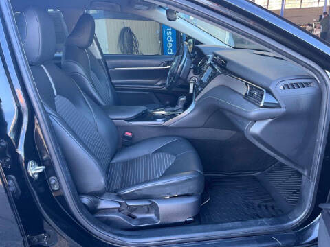 2020 Toyota Camry SE