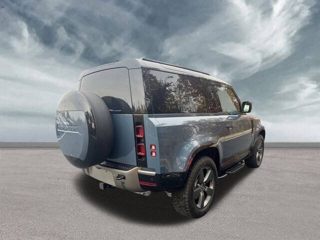 2025 Land Rover Defender 90 P400 X-Dynamic SE
