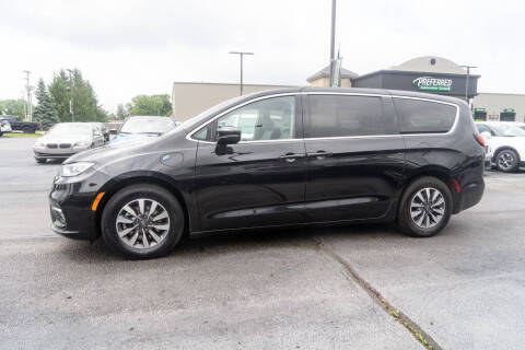 2022 Chrysler Pacifica Hybrid Touring L