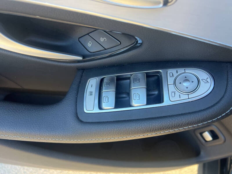 2022 Mercedes-Benz GLC GLC 300 4MATIC