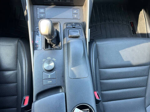 2016 Lexus IS 200t
