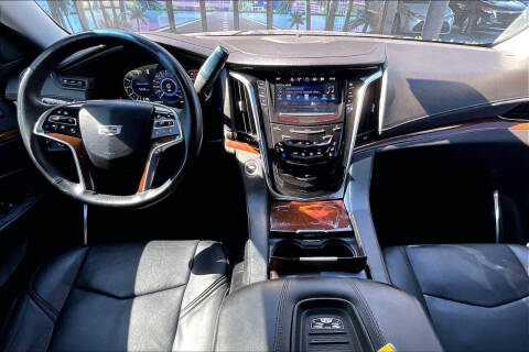 2018 Cadillac Escalade Luxury