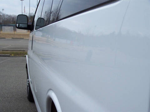 2017 Chevrolet Express LT 2500