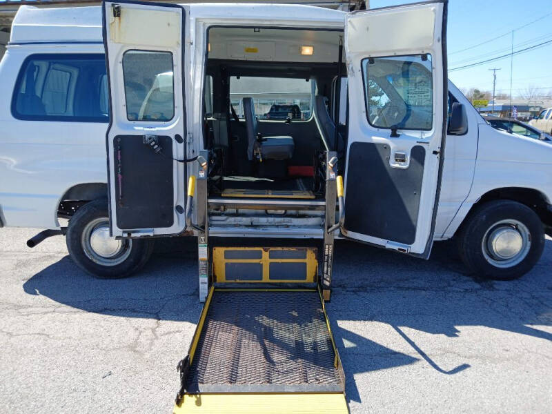 2006 Ford E-Series E-250