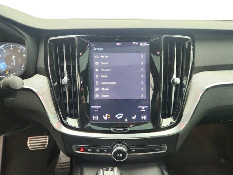 2019 Volvo S60 T6 R-Design