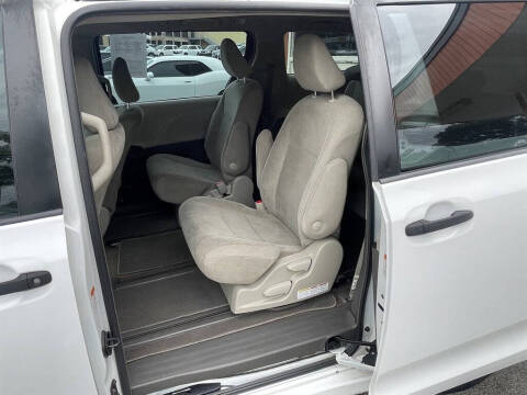 2018 Toyota Sienna L 7-Passenger