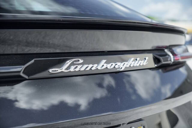 2024 Lamborghini Urus S