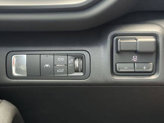 2025 Chevrolet Silverado EV LT