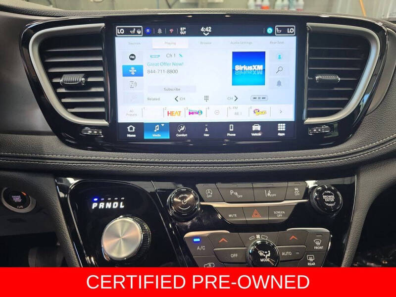 2026 Chrysler Pacifica Select