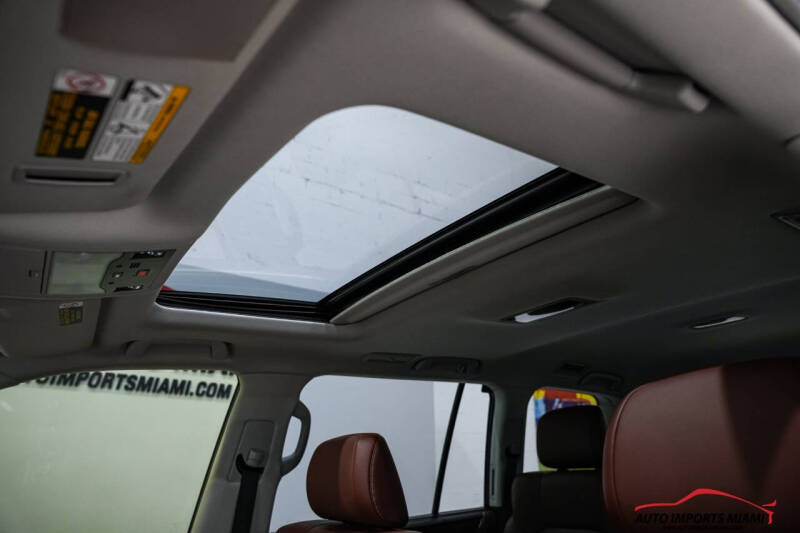 2021 Lexus LX 570 Three-Row