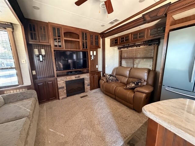 2015 Keystone RV Alpine 301