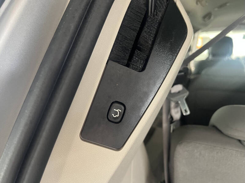 2010 Chrysler Town and Country Touring