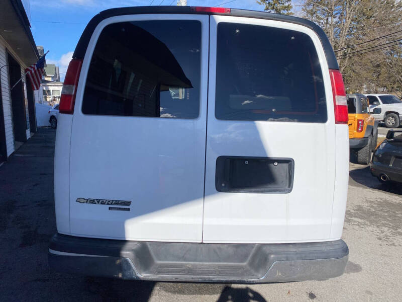 2016 Chevrolet Express LT 2500