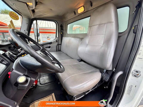 2020 Freightliner M2 106